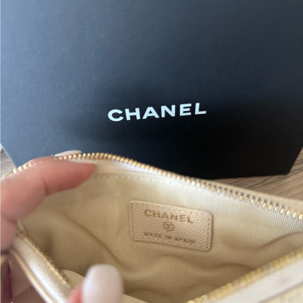 CHANEL Matelasse Classic Mini O Pouch Cream Caviar Leather - Picture 6 of 9